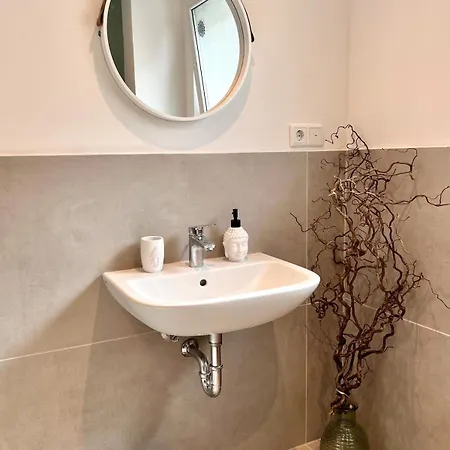 Appartement Modernes 1 Fuer Monteure & Handwerker Mit Parkplatz & Wifi